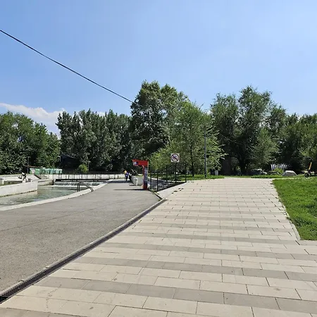 Двух Комнатная Квартира С Видом На Парк Первого Президента, 2 Этаж Из 9 Almaty Exterior photo