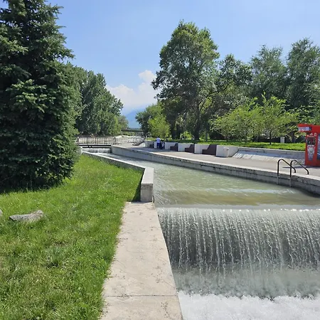 Двух Комнатная Квартира С Видом На Парк Первого Президента, 2 Этаж Из 9 Almaty Exterior photo