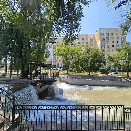 Двух Комнатная Квартира С Видом На Парк Первого Президента, 2 Этаж Из 9 Almaty Exterior photo