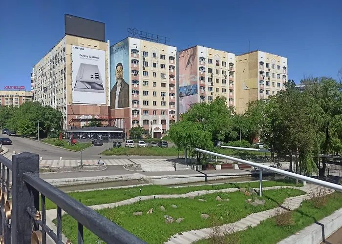 Двух Комнатная Квартира С Видом На Парк Первого Президента, 2 Этаж Из 9