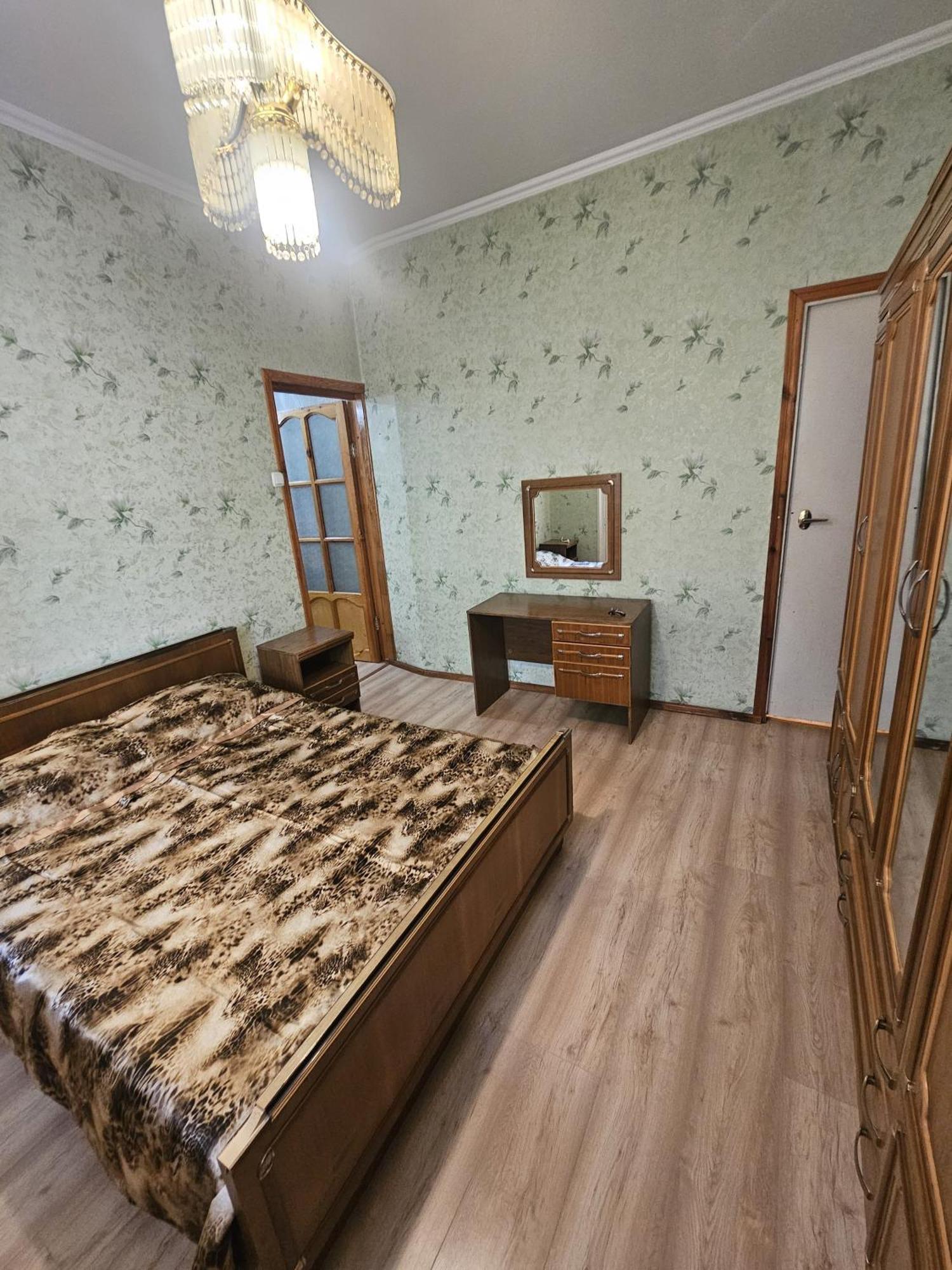 двух комнатная с видом на парк первого президента, 2 этаж из 9 Apartment *