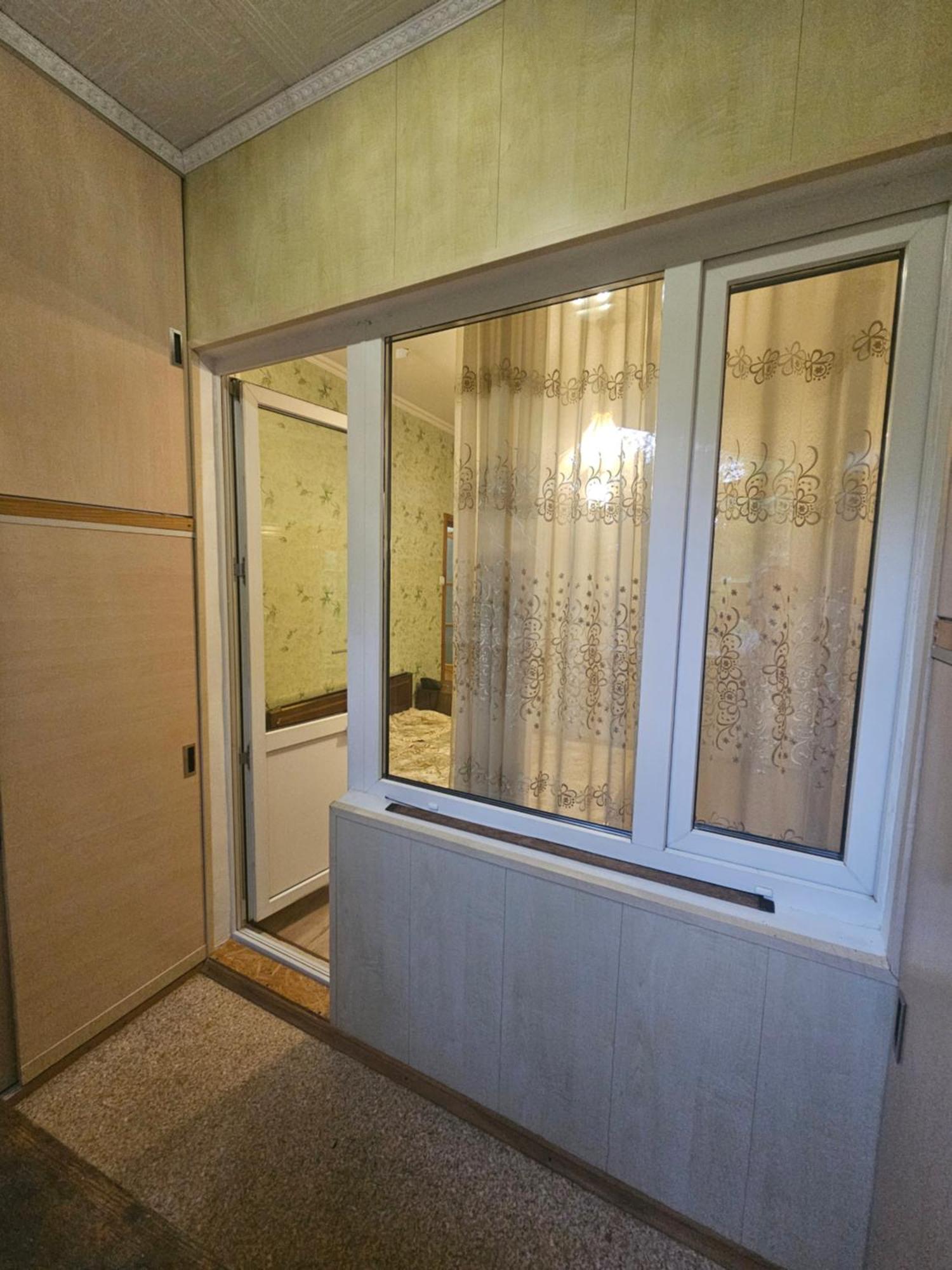 двух комнатная с видом на парк первого президента, 2 этаж из 9 Almaty